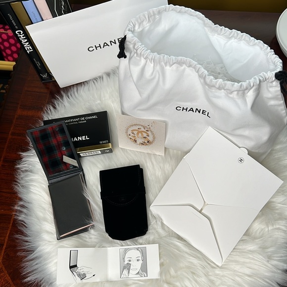 CHANEL Skincare Chanelmirrored Case With Blotting Papers Skin To